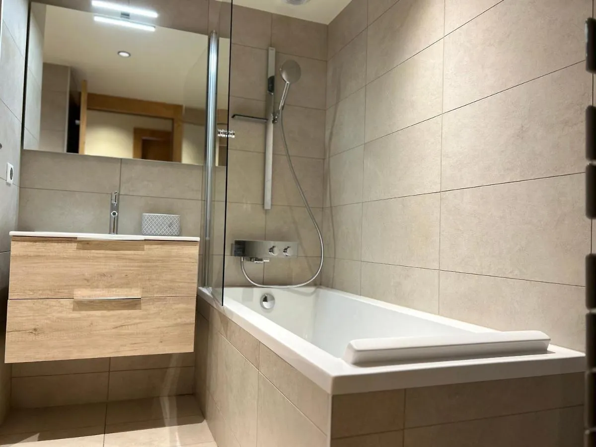 Apartment Appartement De Charme Au Centre Des Gets, 2 Chambres, Terrasse, Parking, Services Inclus - Fr-1-623-348 Les Gets